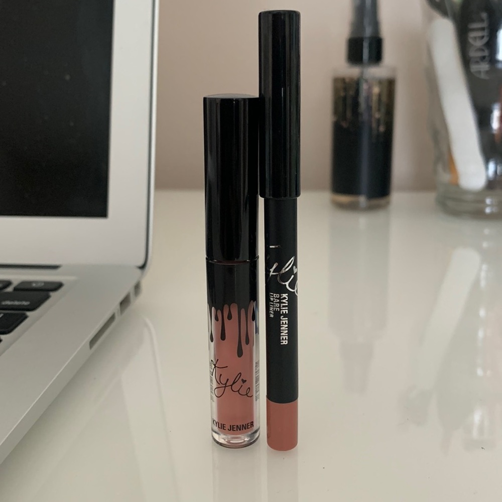 Kylie lip kit bare